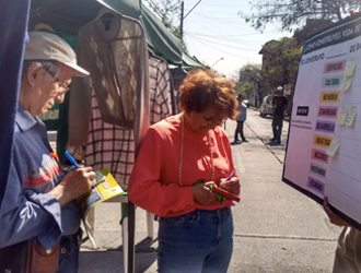 Tercera edad participando en dináica